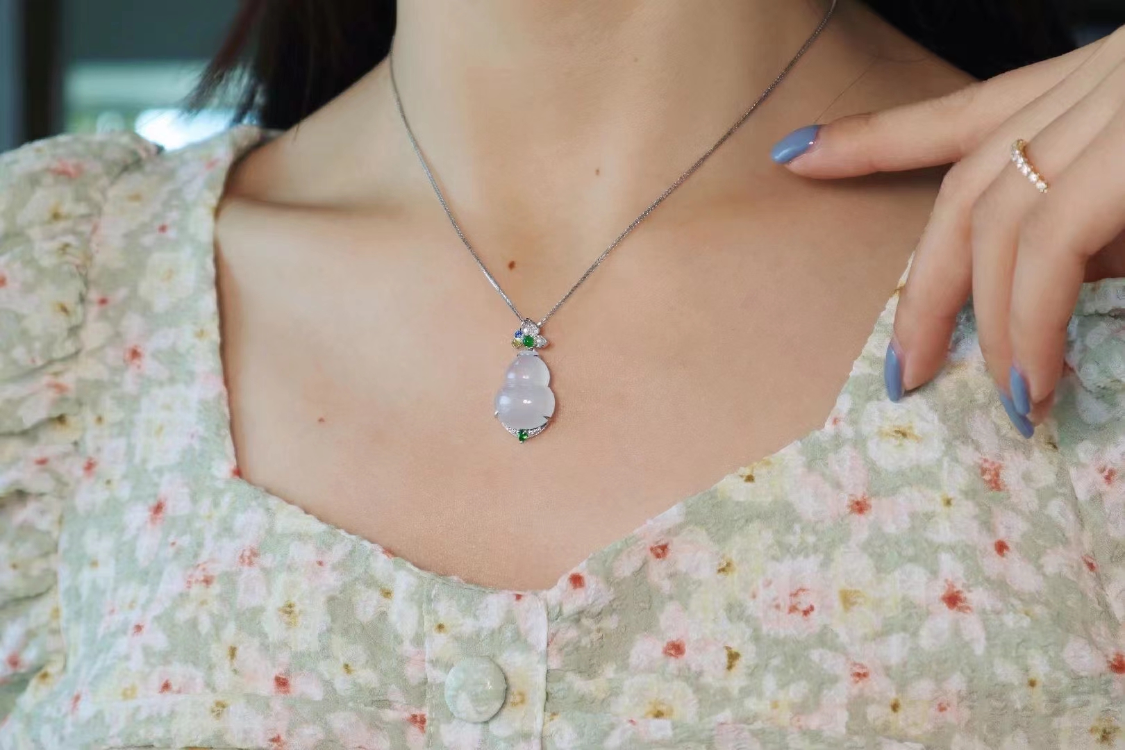 冰白雅翡翠葫芦吊坠